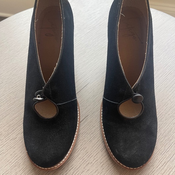 Sundance Latigo Black Suede Mary Jane Pump - Picture 1 of 3